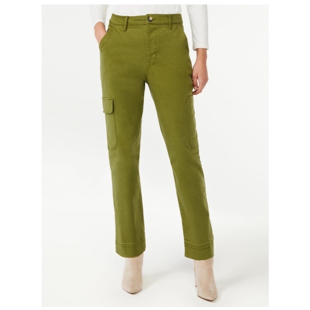 Free Assembly Army Green women’s cargo pants- new with tags B4